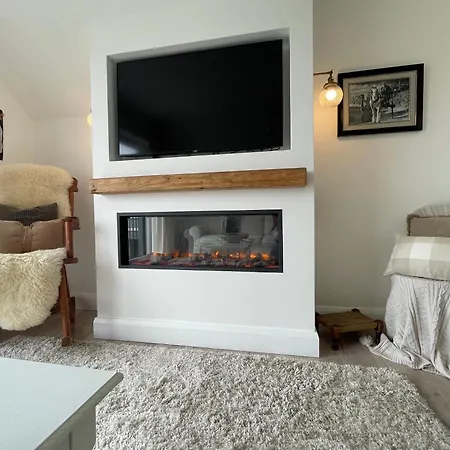 Two Bedroom Deluxe Sea View Guest イニシュモア