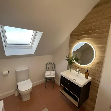 Two Bedroom Deluxe Sea View Guest *