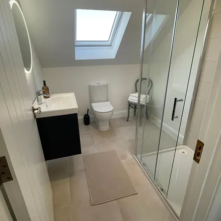 Two Bedroom Deluxe Sea View Guest Apartman Inis Mor