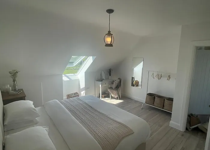 Two Bedroom Deluxe Sea View Guest * Inis Mor