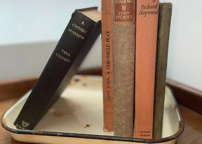 Two Bedroom Deluxe Sea View Guest Apartment *